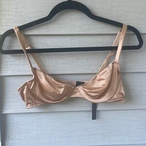 Skims 38A honey NWT